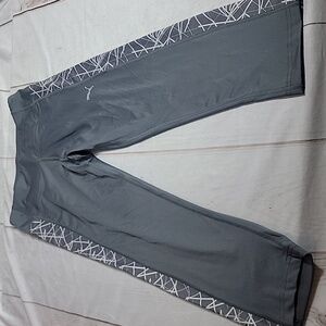 PUMP Shattered Capri in Smoked Pearl size Small New and Super Cute